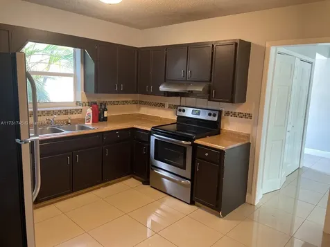 253 Sunshine Drive Coconut Creek FL 33066