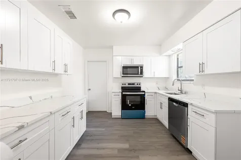 201 SW 65th Terrace Pembroke Pines FL 33023