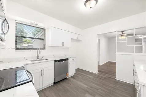 201 SW 65th Terrace Pembroke Pines FL 33023