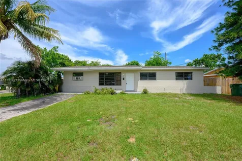 201 SW 65th Terrace Pembroke Pines FL 33023