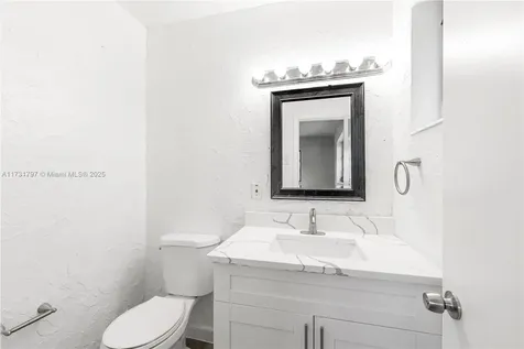 201 SW 65th Terrace Pembroke Pines FL 33023