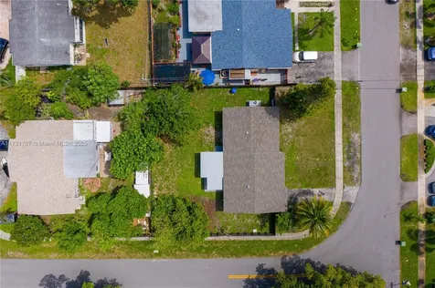 201 SW 65th Terrace Pembroke Pines FL 33023