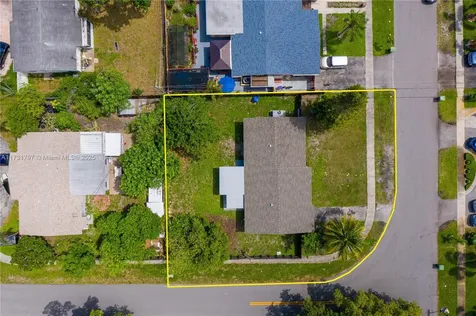 201 SW 65th Terrace Pembroke Pines FL 33023