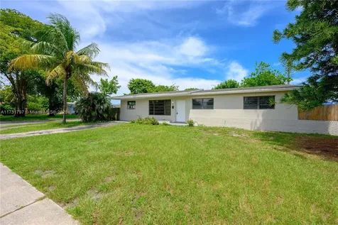 201 SW 65th Terrace Pembroke Pines FL 33023