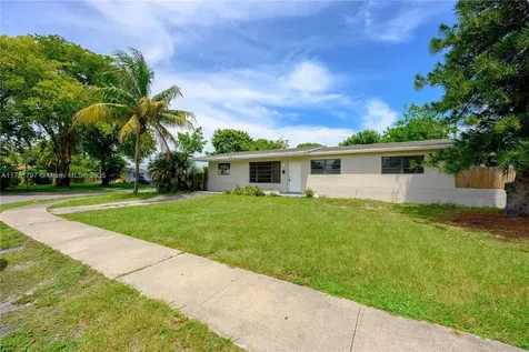 201 SW 65th Terrace Pembroke Pines FL 33023