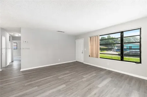 201 SW 65th Terrace Pembroke Pines FL 33023