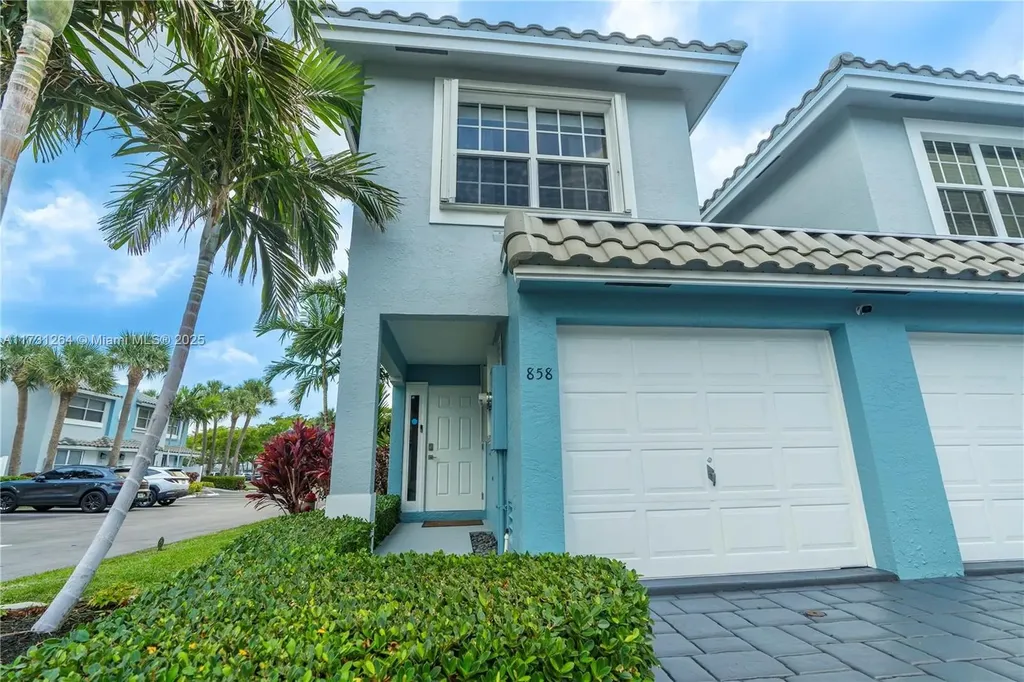 858 Jeffery Street Boca Raton FL 33487