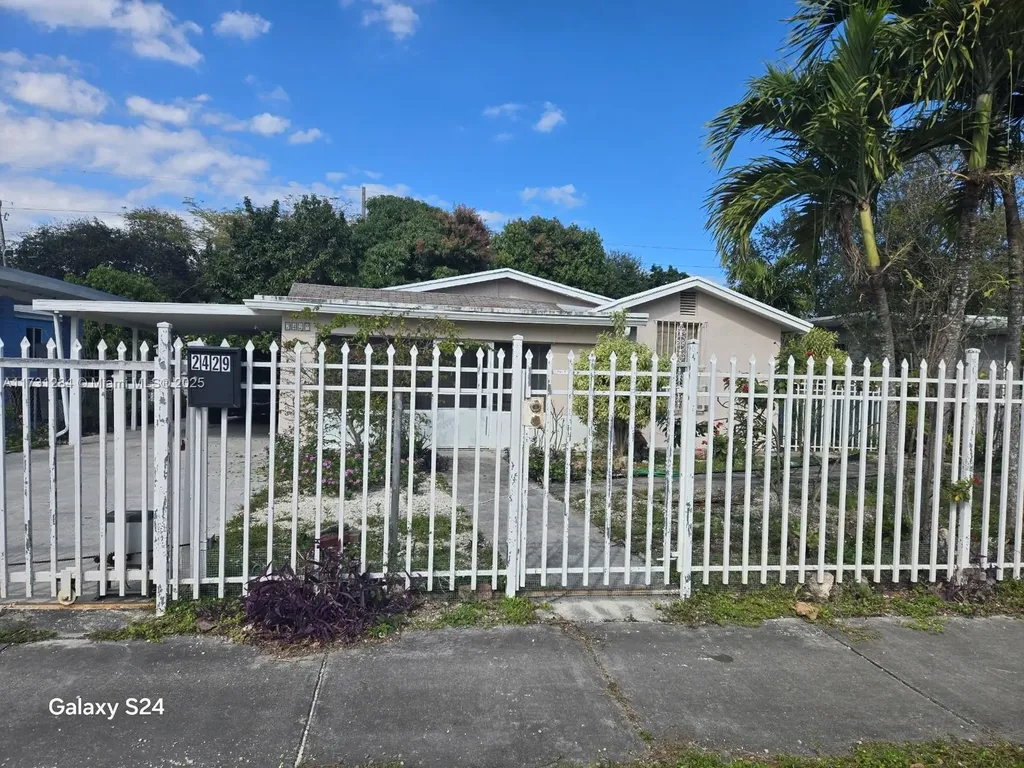 2429 NW 86th Street Miami FL 33147