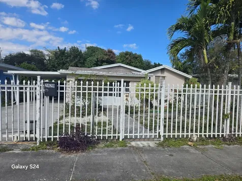 2429 NW 86th Street Miami FL 33147