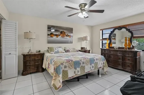 605 NW 72nd Avenue Miami FL 33126