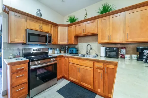 2140 NW 123rd Street Miami FL 33167