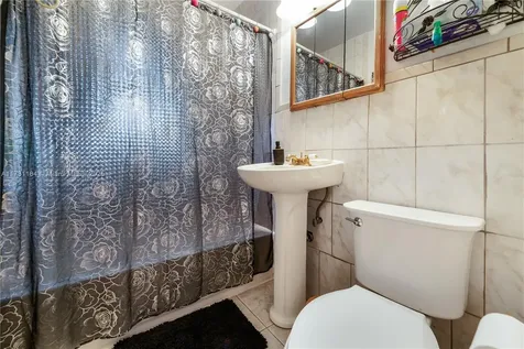 2140 NW 123rd Street Miami FL 33167