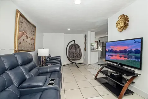 2507 NW 91st Street Miami FL 33147