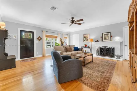 1605 Dewey Street Hollywood FL 33020