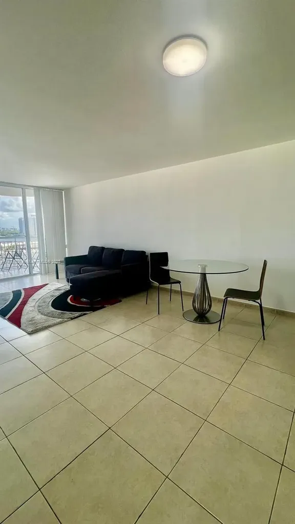 18031 Biscayne Boulevard Aventura FL 33160