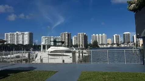 18031 Biscayne Boulevard Aventura FL 33160