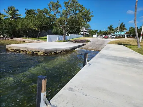 35 Bass Avenue Key Largo FL 33037