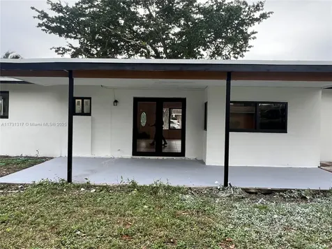 4461 NW 3rd Court Plantation FL 33317