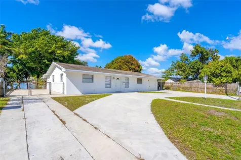 6360 W 16th Avenue Hialeah FL 33012