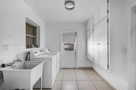 6360 W 16th Avenue Hialeah FL 33012