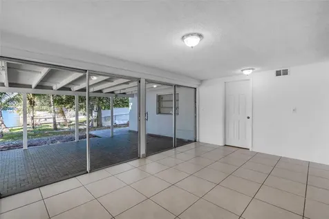 6360 W 16th Avenue Hialeah FL 33012
