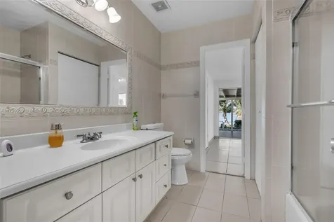 6360 W 16th Avenue Hialeah FL 33012