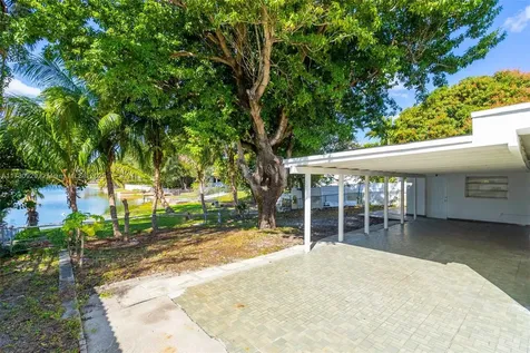 6360 W 16th Avenue Hialeah FL 33012