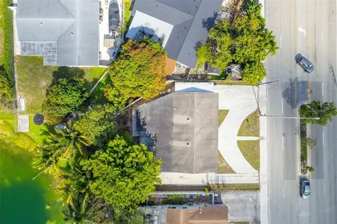 6360 W 16th Avenue Hialeah FL 33012