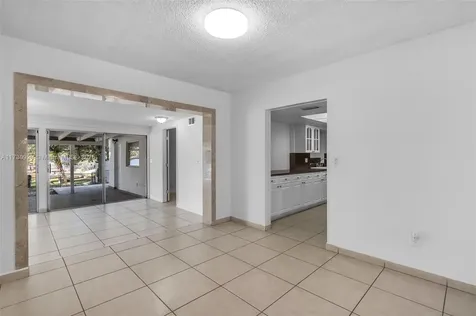 6360 W 16th Avenue Hialeah FL 33012