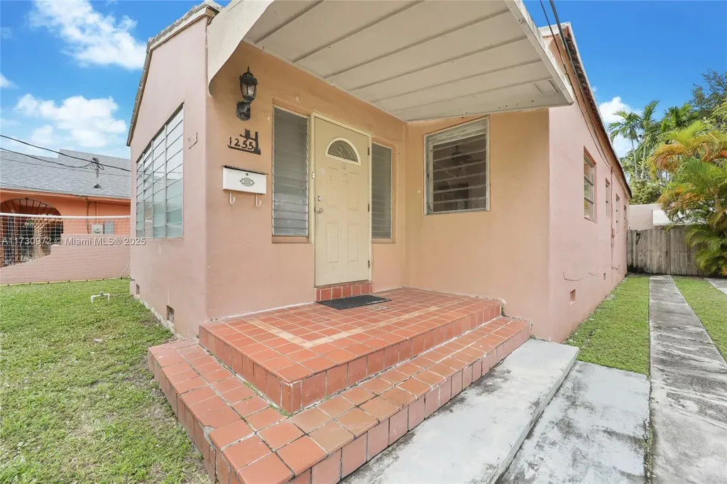1255 SW 16th Street Miami FL 33145