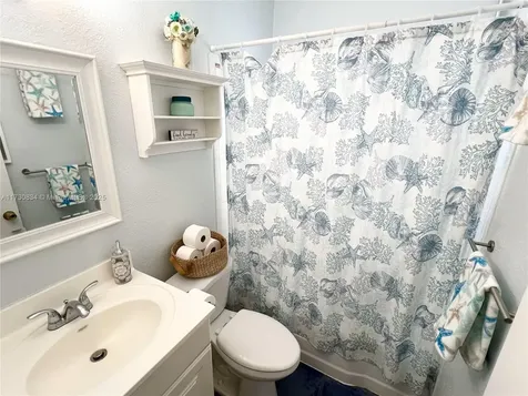 1545 NE 175th Street North Miami Beach FL 33162