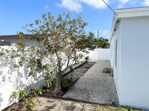 1545 NE 175th Street North Miami Beach FL 33162