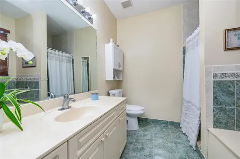 16911 NW 87th Court Miami Lakes FL 33018