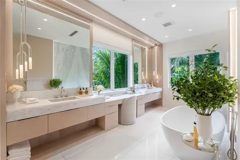 6790 SW 76th Terrace South Miami FL 33143