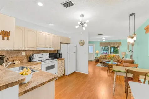 4902 NW 42nd Avenue Tamarac FL 33319