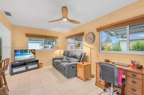 4902 NW 42nd Avenue Tamarac FL 33319
