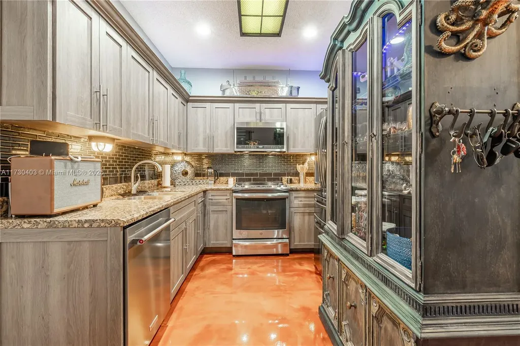 10412 Plaza Centro Boca Raton FL 33498