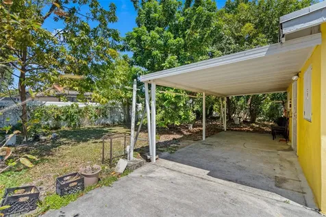 701 NE 170th Street North Miami Beach FL 33162