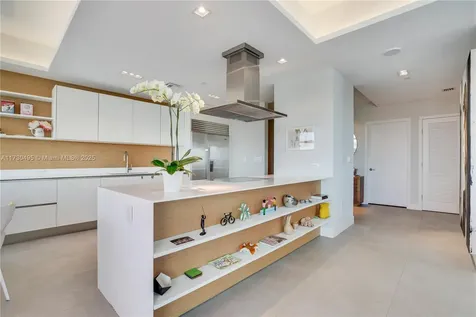 6103 S Aqua Avenue Miami Beach FL 33141