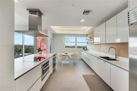 6103 S Aqua Avenue Miami Beach FL 33141