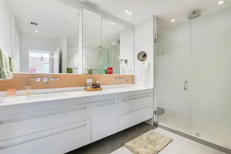 6103 S Aqua Avenue Miami Beach FL 33141