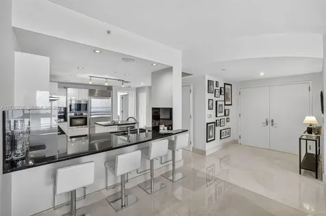17121 Collins Avenue Sunny Isles Beach FL 33160