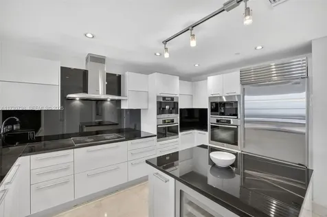 17121 Collins Avenue Sunny Isles Beach FL 33160