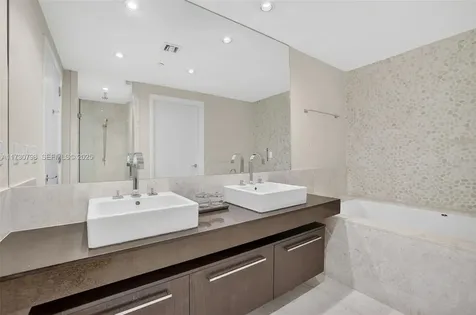 17121 Collins Avenue Sunny Isles Beach FL 33160