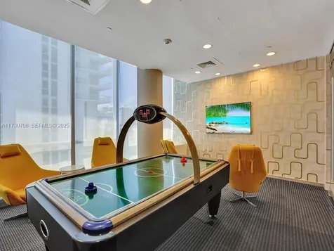 17121 Collins Avenue Sunny Isles Beach FL 33160
