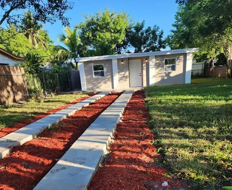 5618 SW 38th Street West Park FL 33023