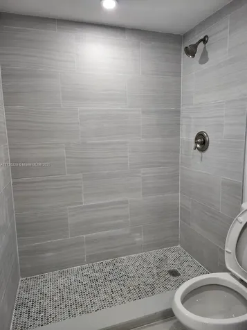 5618 SW 38th Street West Park FL 33023