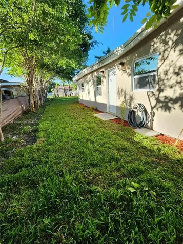 5618 SW 38th Street West Park FL 33023