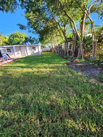 5618 SW 38th Street West Park FL 33023