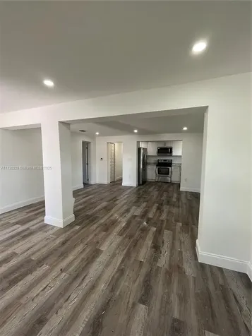 5618 SW 38th Street West Park FL 33023